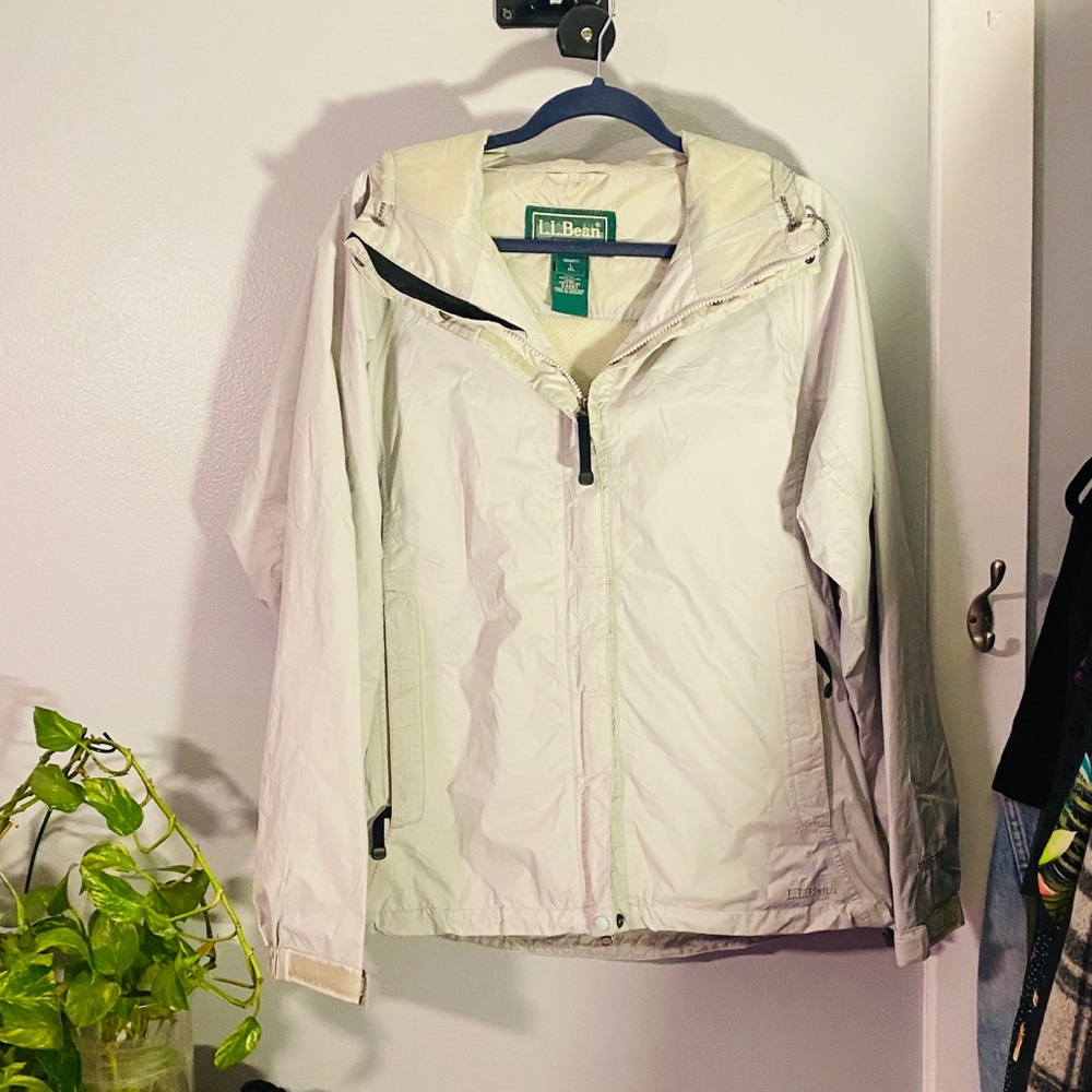 L.L. Bean stowaway packable wind breaker